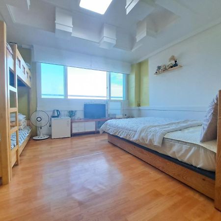 Nice View Guesthouse ซอกวีโพ ภายนอก รูปภาพ