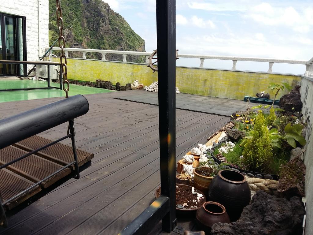Nice View Guesthouse ซอกวีโพ ภายนอก รูปภาพ